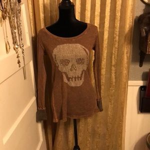 Tan Bohme long sleeve with white scull